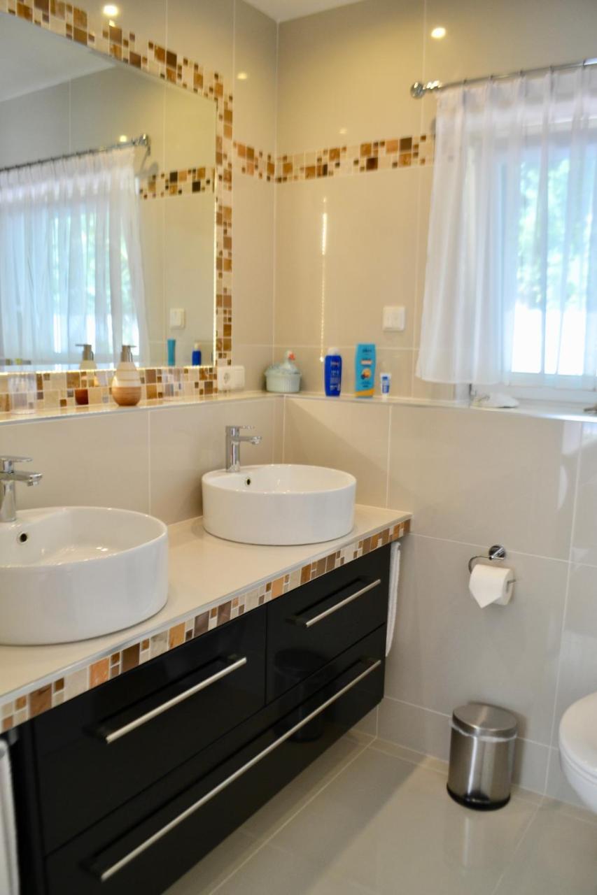 Grenadilla (Adults Only) Apartment Constantia Bagian luar foto