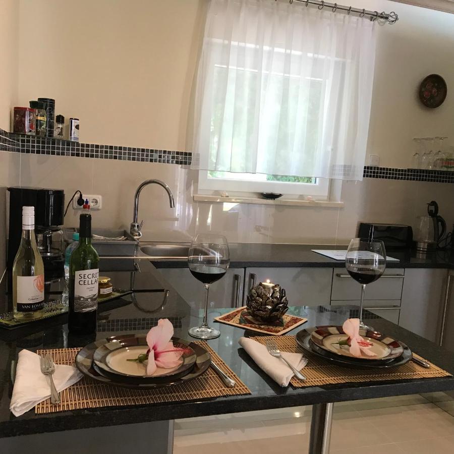 Grenadilla (Adults Only) Apartment Constantia Bagian luar foto