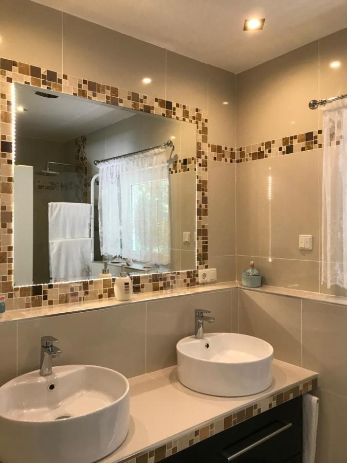 Grenadilla (Adults Only) Apartment Constantia Bagian luar foto